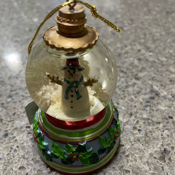 Wind-up Musical Snow Globe Christmas Tree Ornaments - Picture 5 of 7